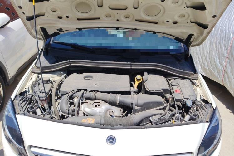 Used Mercedes-Benz B-Class 2017 B 200 Sport Edition Engine Bay