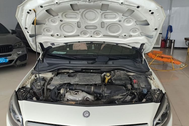 Used Mercedes-Benz B-Class 2017 B 200 Sport Edition Engine Bay