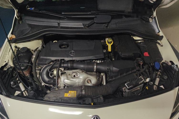 Used Mercedes-Benz B-Class 2017 B 200 Sport Edition Engine Bay