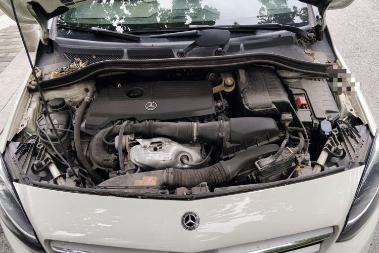 Used Mercedes-Benz B-Class 2017 B 200 Sport Edition Engine Bay