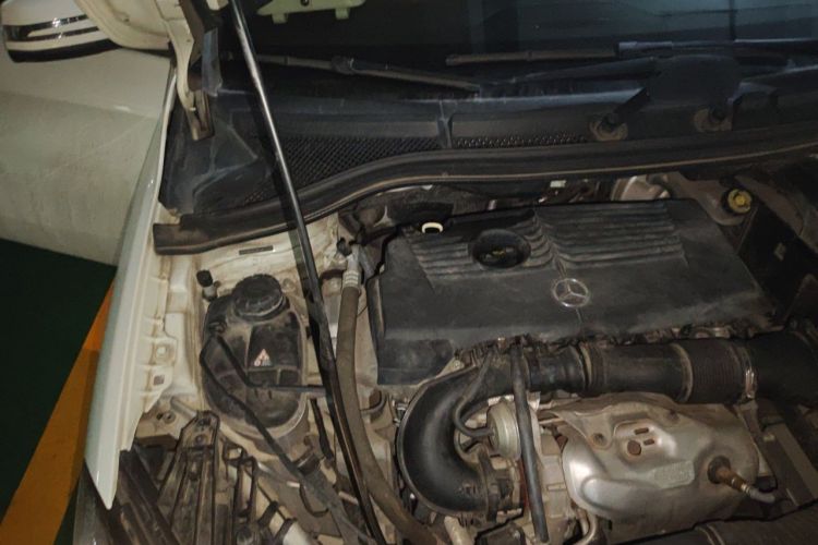 Used Mercedes-Benz B-Class 2017 B 200 Sport Edition Engine Bay Right