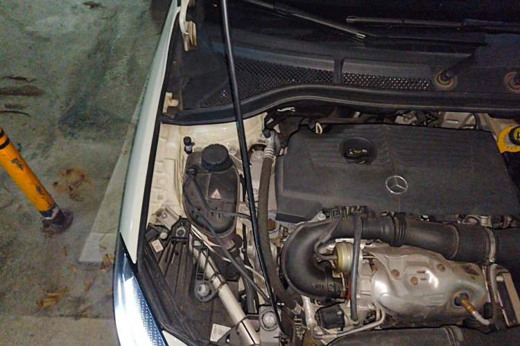 Used Mercedes-Benz B-Class 2017 B 200 Luxury Model Engine Bay Right