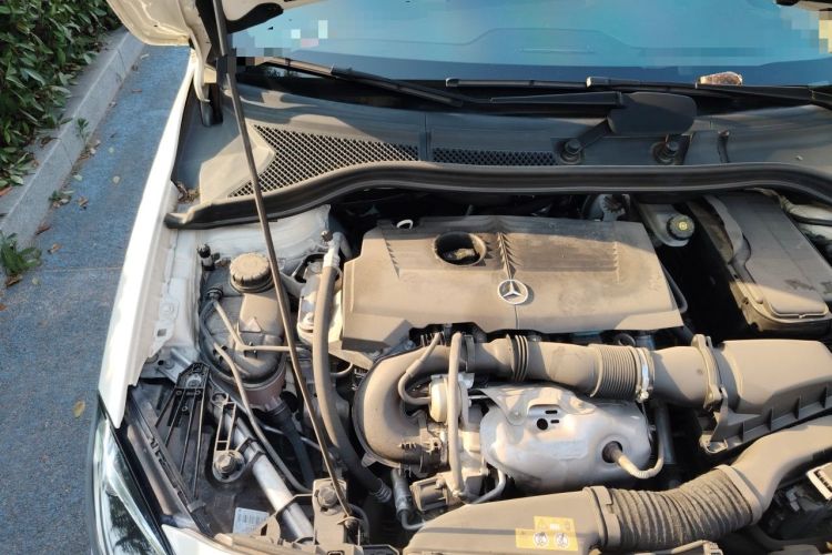 Used Mercedes-Benz B-Class 2017 B 200 Sport Edition Engine Bay Right
