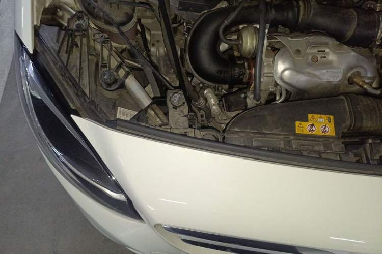 Used Mercedes-Benz B-Class 2017 B 200 Sport Edition Engine Bay Right