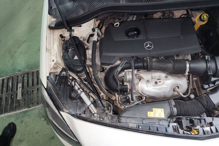 Used Mercedes-Benz B-Class 2017 B 180 Engine Bay Right