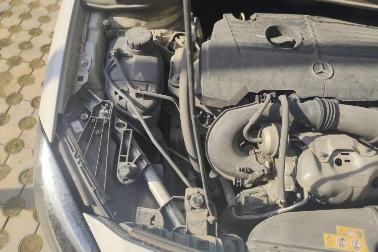 Used Mercedes-Benz B-Class 2017 B 200 Fashion Model Engine Bay Right