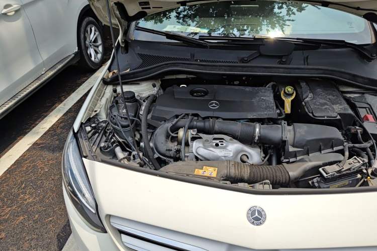 Used Mercedes-Benz B-Class 2017 B 200 Fashion Model Engine Bay Right
