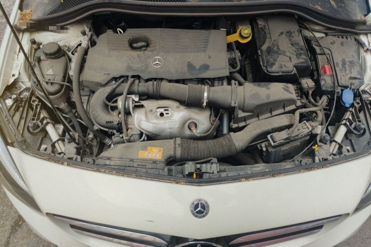 Used Mercedes-Benz B-Class 2017 B 200 Fashion Model Engine Bay
