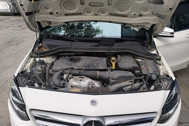 Used Mercedes-Benz B-Class 2017 B 200 Sport Edition Engine Bay