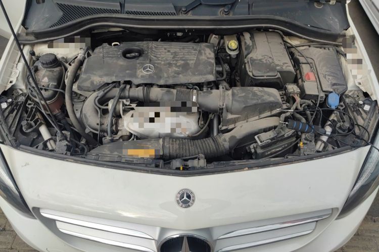 Used Mercedes-Benz B-Class 2017 B 200 Fashion Model Engine Bay