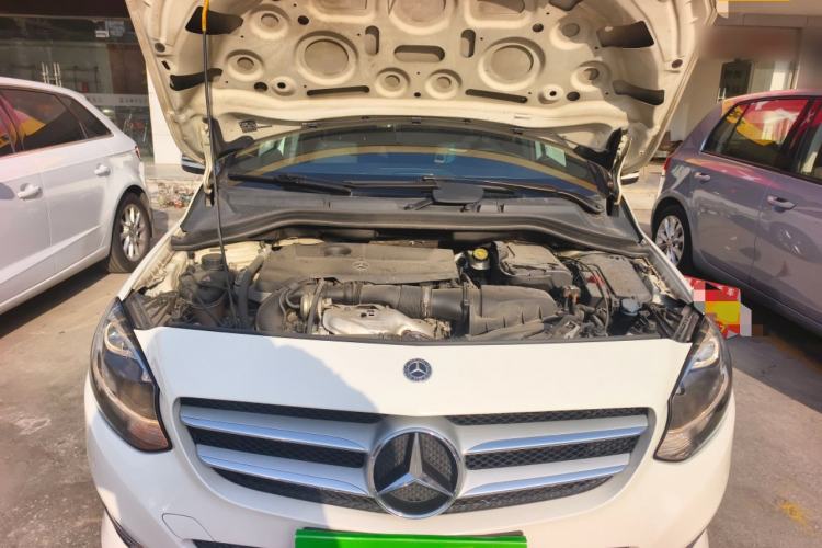 Used Mercedes-Benz B-Class 2017 B 200 Sport Edition Engine Bay