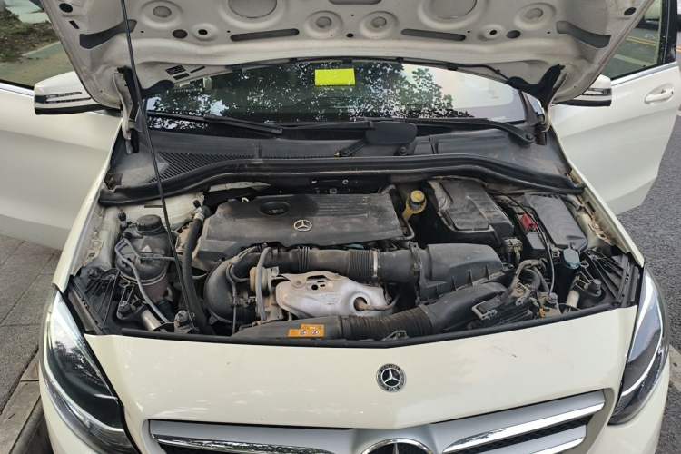Used Mercedes-Benz B-Class 2017 B 200 Sport Edition Engine Bay