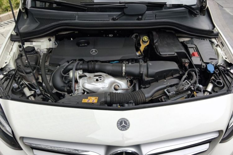 Used Mercedes-Benz B-Class 2017 B 200 Fashion Model Engine Bay