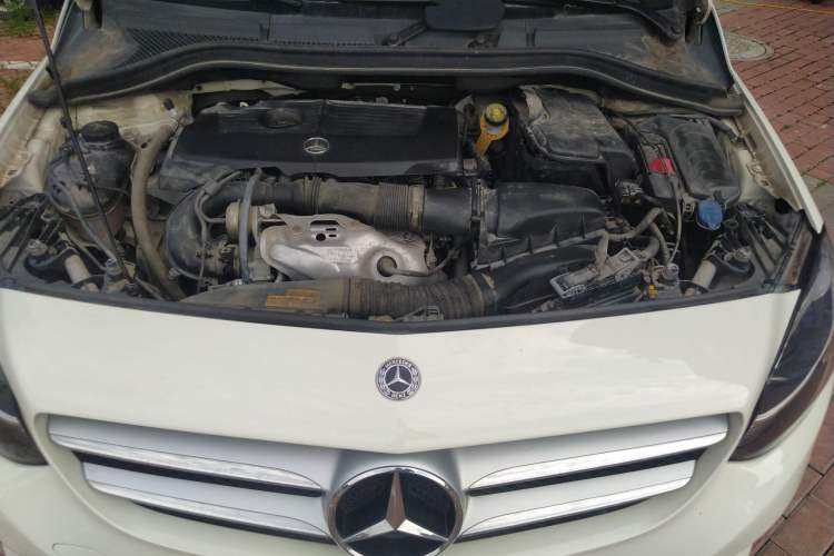 Used Mercedes-Benz B-Class 2017 B 200 Sport Edition Engine Bay