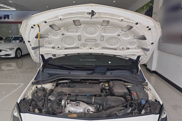 Used Mercedes-Benz B-Class 2017 B 200 Sport Edition Engine Bay