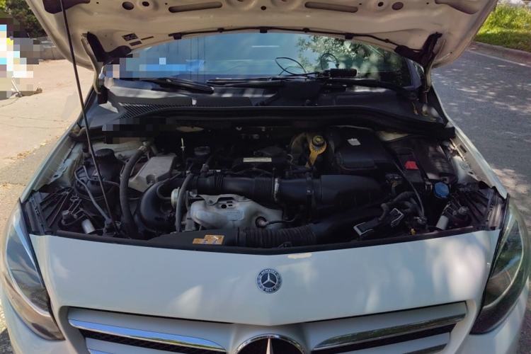 Used Mercedes-Benz B-Class 2017 B 200 Sport Edition Engine Bay