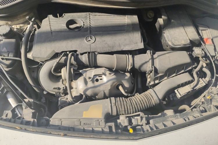 Used Mercedes-Benz B-Class 2017 B 200 Fashion Model Engine Bay