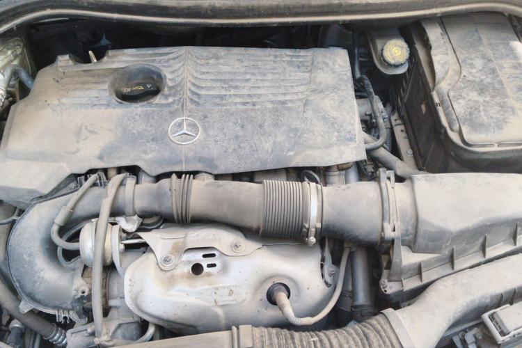 Used Mercedes-Benz B-Class 2017 B 200 Fashion Model Engine Bay