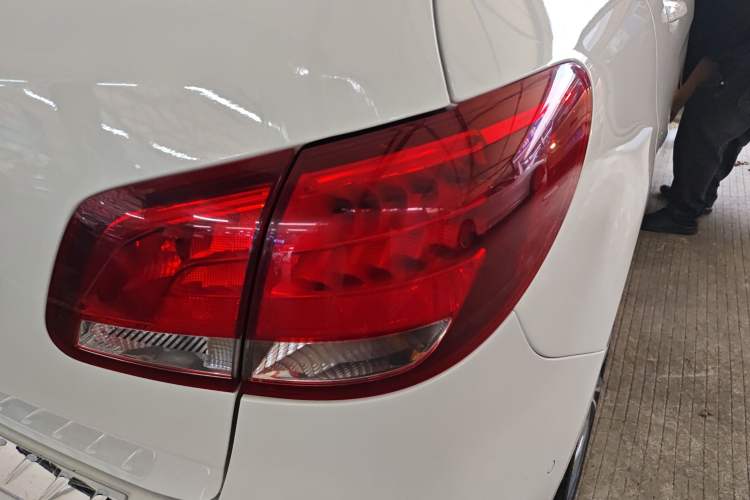 Used Mercedes-Benz B-Class 2017 B 200 Sport Edition Exterior 1