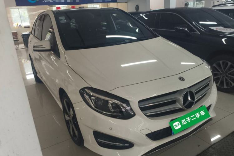 Used Mercedes-Benz B-Class 2017 B 200 Fashion Model Exterior 1