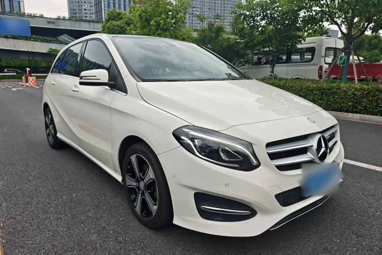 Used Mercedes-Benz B-Class 2017 B 200 Fashion Model Exterior 1