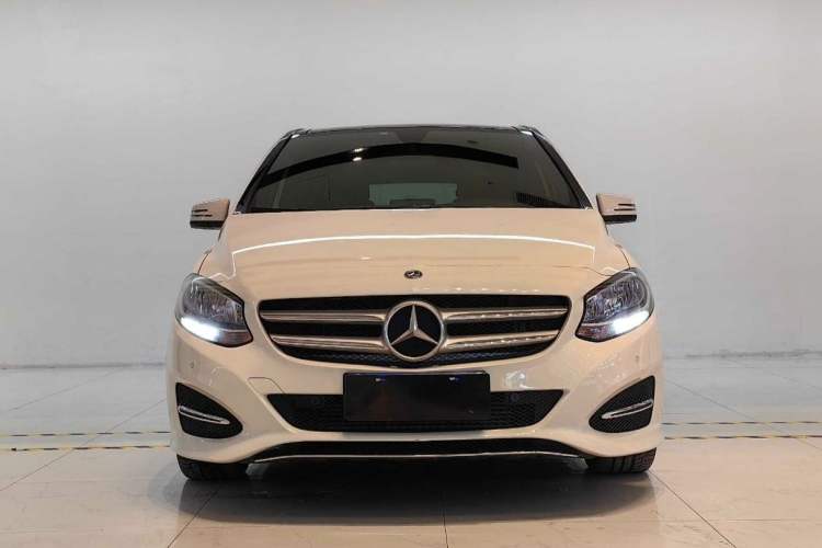Used Mercedes-Benz B-Class 2017 B 200 Sport Edition Exterior 1