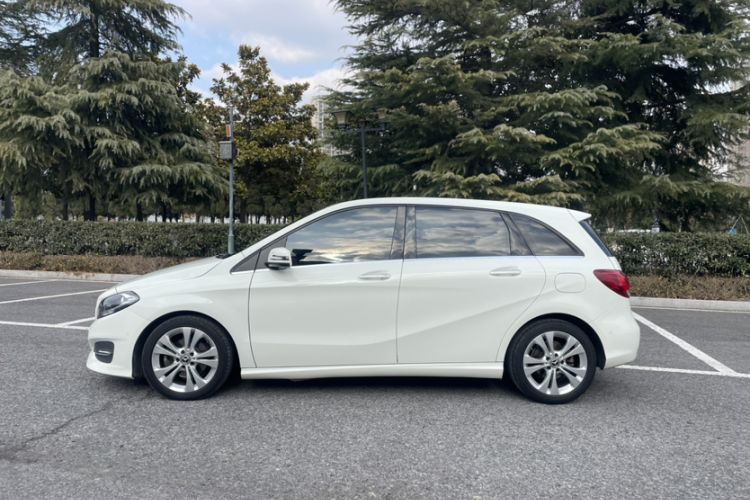 Used Mercedes-Benz B-Class 2017 B 200 Sport Edition Exterior 1