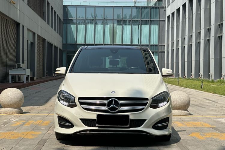 Used Mercedes-Benz B-Class 2017 B 200 Sport Edition Exterior 1