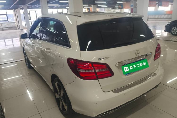 Used Mercedes-Benz B-Class 2017 B 200 Fashion Model Exterior 2