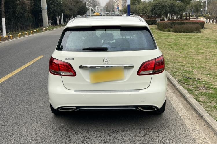 Used Mercedes-Benz B-Class 2017 B 200 Sport Edition Exterior 2