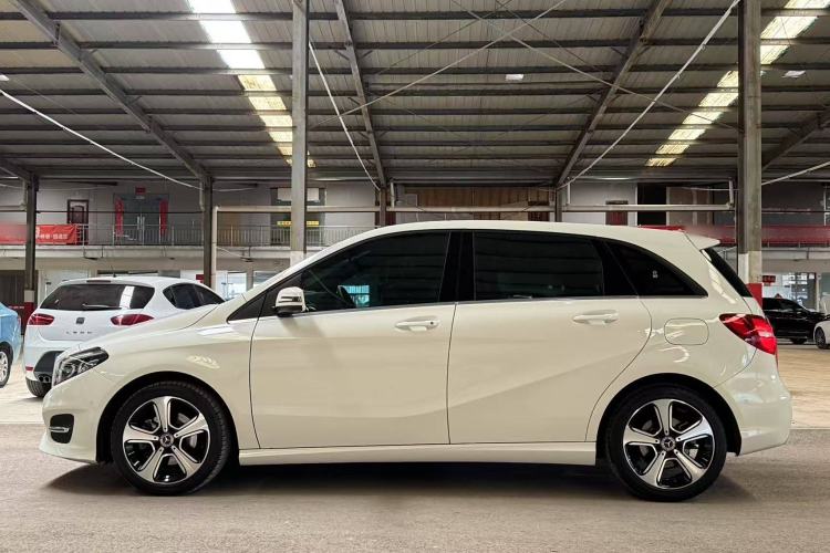 Used Mercedes-Benz B-Class 2017 B 200 Fashion Model Exterior 2