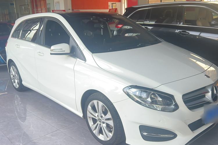 Used Mercedes-Benz B-Class 2017 B 200 Sport Edition Exterior 2