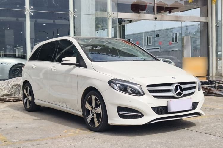 Used Mercedes-Benz B-Class 2017 B 200 Fashion Model Exterior 2