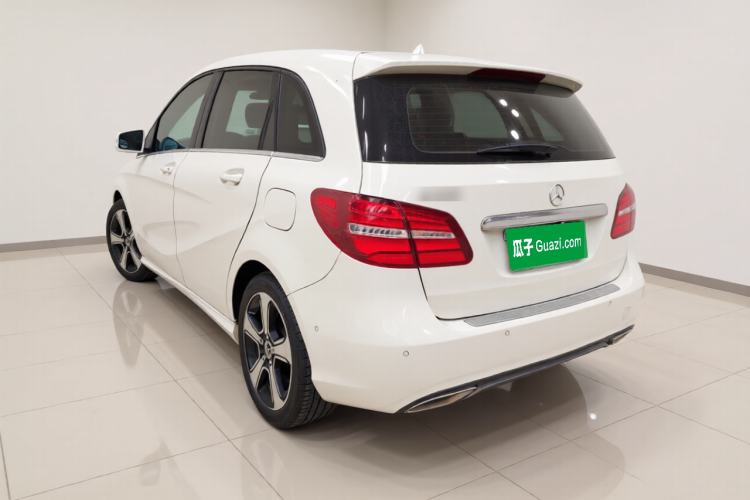 Used Mercedes-Benz B-Class 2017 B 200 Fashion Model Exterior 3