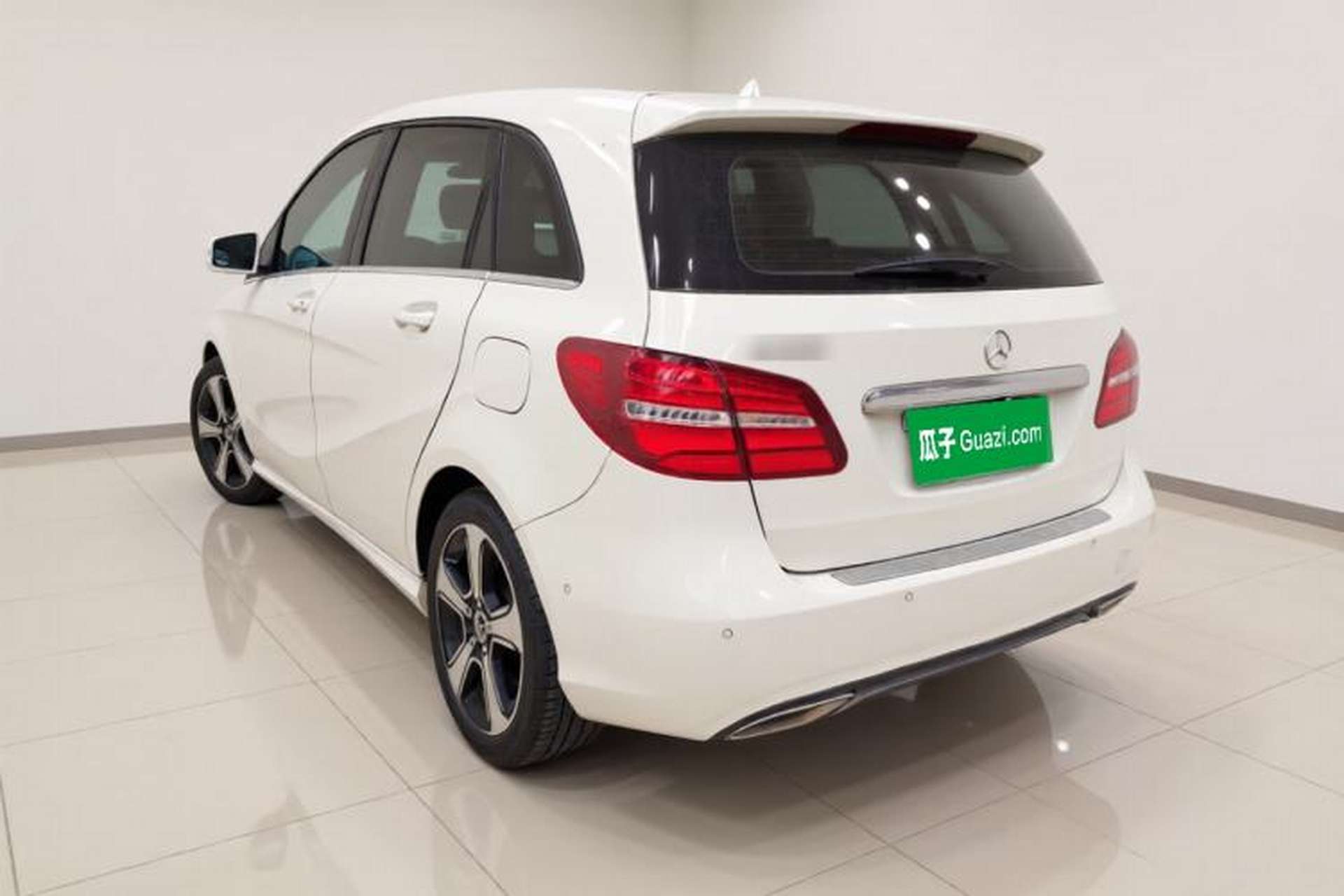 Used Mercedes-Benz B-Class 2017 B 200 Fashion Model Exterior 3