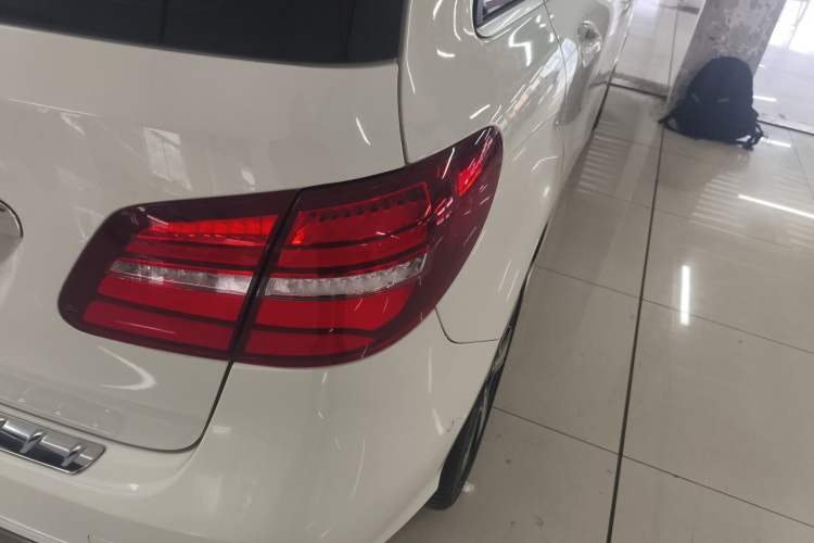 Used Mercedes-Benz B-Class 2017 B 200 Fashion Model Exterior 3