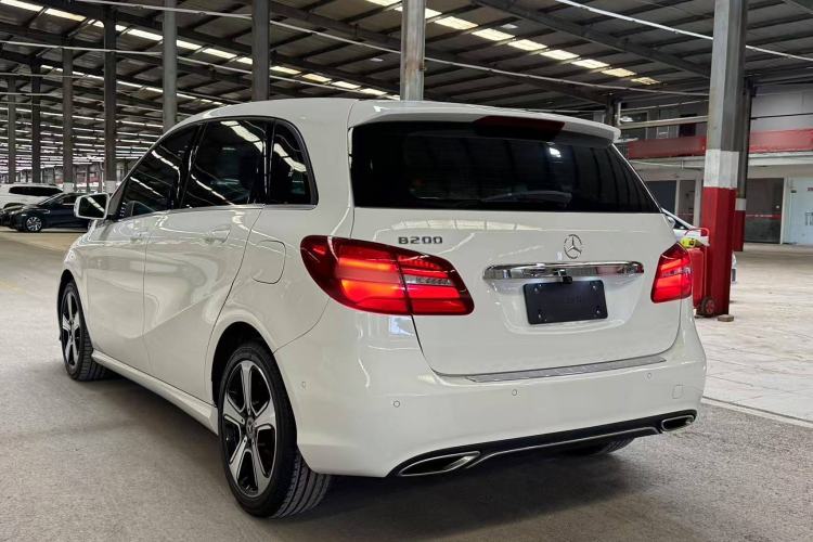 Used Mercedes-Benz B-Class 2017 B 200 Fashion Model Exterior 3