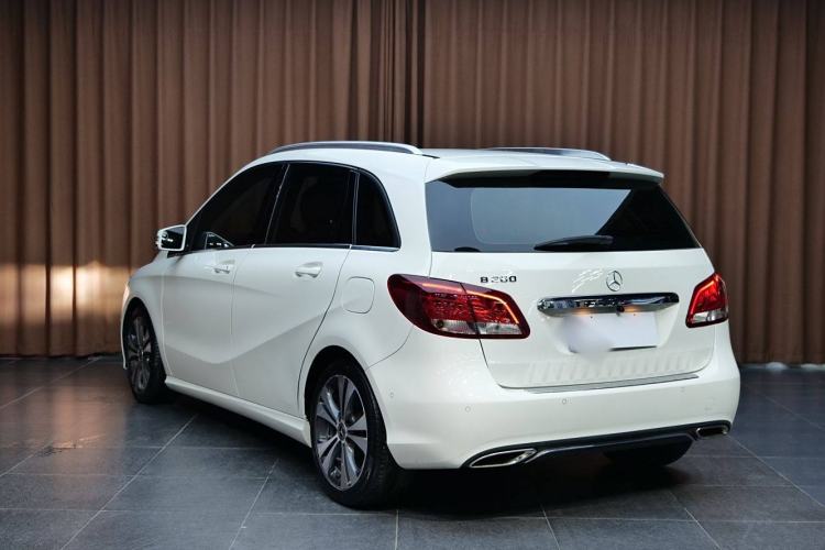 Used Mercedes-Benz B-Class 2017 B 200 Sport Edition Exterior 3