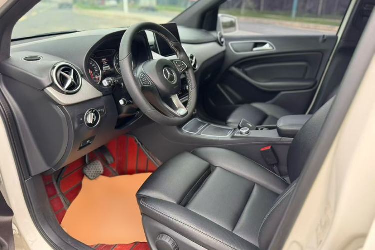 Used Mercedes-Benz B-Class 2017 B 200 Sport Edition Exterior 3