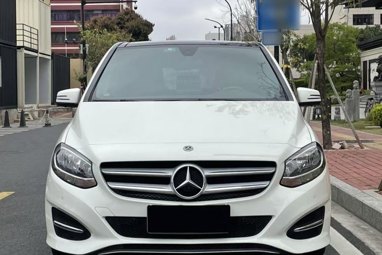 Used Mercedes-Benz B-Class 2017 B 200 Sport Edition Exterior 4