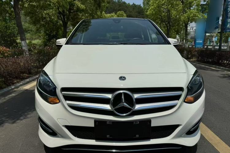 Used Mercedes-Benz B-Class 2017 B 200 Sport Edition Exterior 4