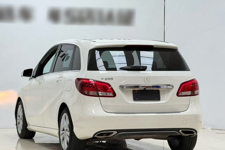 Used Mercedes-Benz B-Class 2017 B 200 Sport Edition Exterior 4