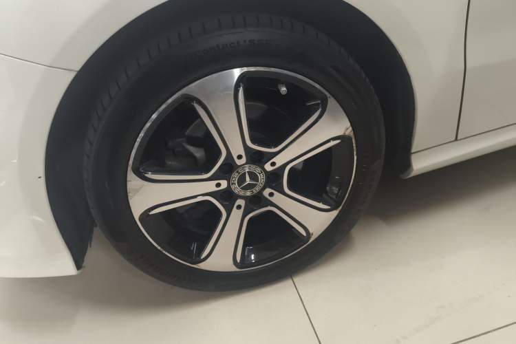 Used Mercedes-Benz B-Class 2017 B 200 Fashion Model Exterior 4