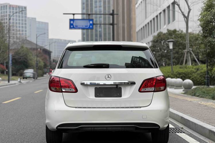 Used Mercedes-Benz B-Class 2017 B 180 Exterior 4