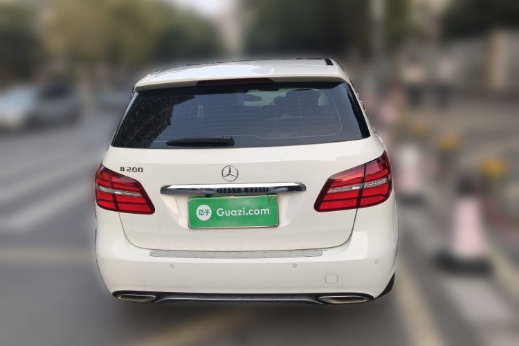 Used Mercedes-Benz B-Class 2017 B 200 Fashion Model Exterior 4