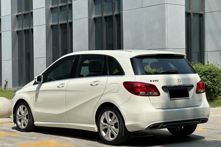 Used Mercedes-Benz B-Class 2017 B 200 Sport Edition Exterior 4