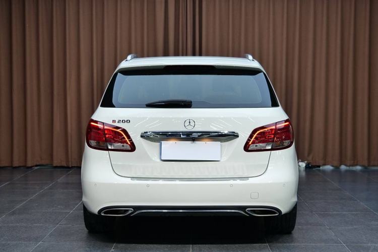 Used Mercedes-Benz B-Class 2017 B 200 Sport Edition Exterior 4