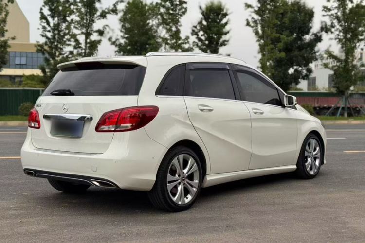 Used Mercedes-Benz B-Class 2017 B 200 Sport Edition Exterior 4