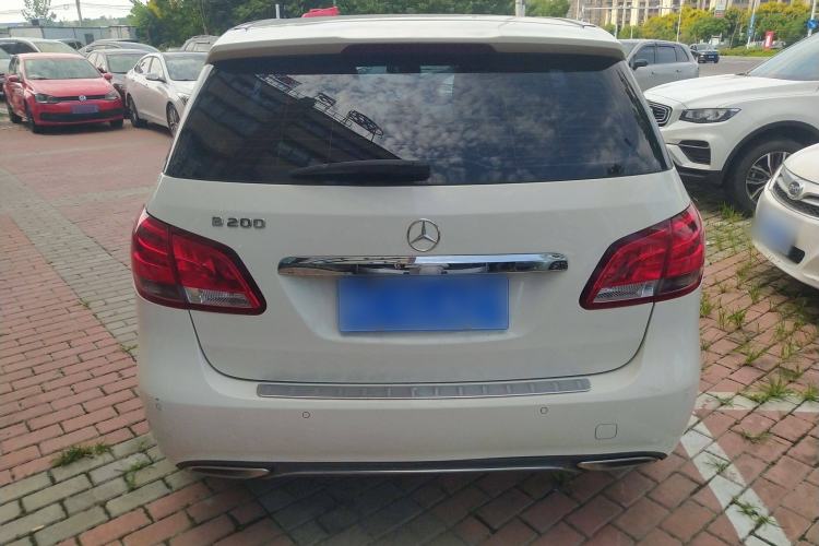 Used Mercedes-Benz B-Class 2017 B 200 Sport Edition Exterior 4