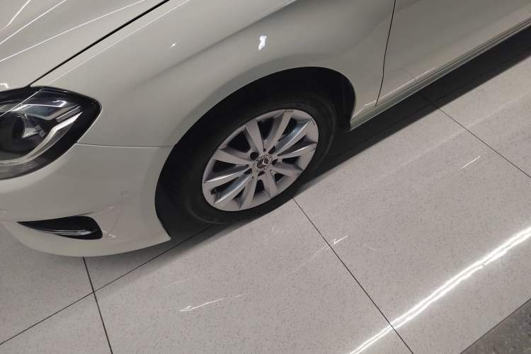 Used Mercedes-Benz B-Class 2017 B 180 Exterior 4